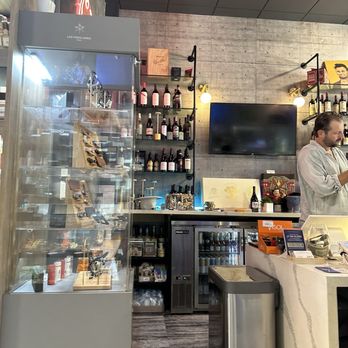 Coco Cigars - Inside shop - Tobacco Shops Near Me - Miami, Florida Coco Cigars - Inside shop - Tobacco Shops Near Me - Miami, Florida