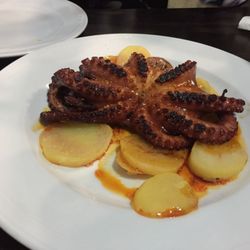 El Refugio - Pulpo a la brasa, exquisitooo!!