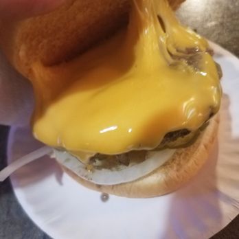 Paul's Tavern - Cheeseburger - Bars Near Me - Dubuque, Iowa