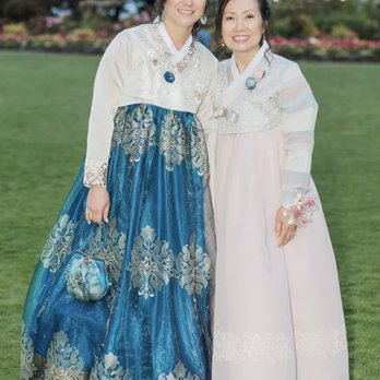 Kuak's Hanbok - Me and mom in our Hanboks - Women's Clothing Near Me - Fullerton, California Kuak's Hanbok - Me and mom in our Hanboks - Women's Clothing Near Me - Fullerton, California