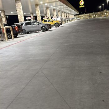 Buc-ee’s - Gas Stations Near Me - Sevierville, Tennessee