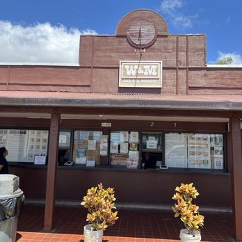 W & M Bar-B-Q Burger - Burgers Near Me - Honolulu, Hawaii