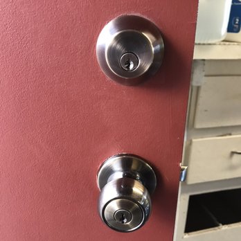 BZB Lock & Key - New doorknob and deadbolt - Keys & Locksmiths Near Me BZB Lock & Key - New doorknob and deadbolt - Keys & Locksmiths Near Me