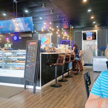 Blu Bee cafe - Ice Cream & Frozen Yogurt Near Me - Painesville, Ohio