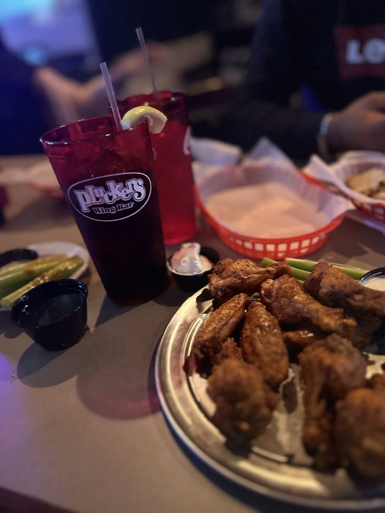 Pluckers Wing Bar - Mesquite Image