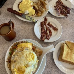 Veggie Skillet, Corned Beef Hash Benedict of some sort, Bacon