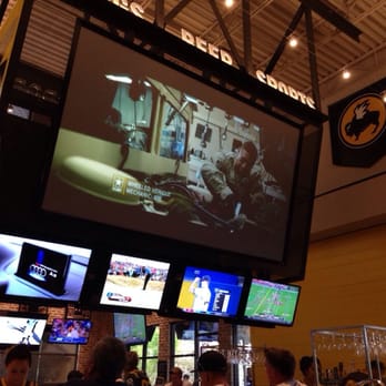 Buffalo Wild Wings - Big TVs! - American Near Me - Oceanside, California
