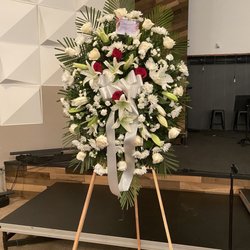 Ron & Alicia Robinson Florist - Funeral flowers
