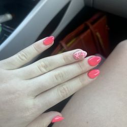 Starfish accent nail with color