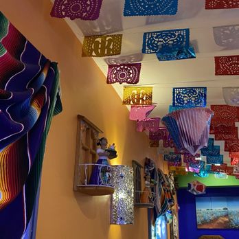 Viva Margarita - Cute decor - Mexican Near Me - Cliffside Park, New Jersey