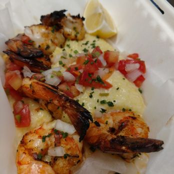 Trident Galley & Raw Bar - Hingham - Shrimp and Grits - Tapas/Small Plates Near Me - Hingham, Massachusetts