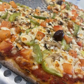 Tarino Pizza - Thin and crispy veg pizza well done - Pizza Near Me - M3B 1Y2, Ontario Tarino Pizza - Thin and crispy veg pizza well done - Pizza Near Me - M3B 1Y2, Ontario