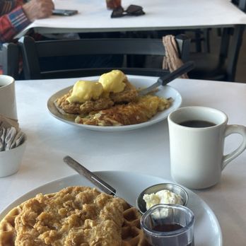 The Small Café - Chicken & Waffle - Breakfast & Brunch Near Me - Long Beach, California The Small Café - Chicken & Waffle - Breakfast & Brunch Near Me - Long Beach, California
