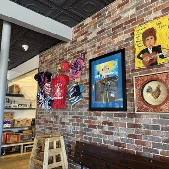 Gus’s World Famous Fried Chicken - Camelback - Wall art! Joints classy! - Chicken Shop Near Me - Phoenix, Arizona Gus’s World Famous Fried Chicken - Camelback - Wall art! Joints classy! - Chicken Shop Near Me - Phoenix, Arizona