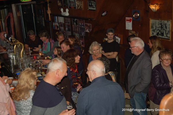 De Twee Zwaantjes by null