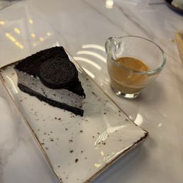 Oreo Cheesecake and Creamy Black Tea Oreo Cheesecake and Creamy Black Tea