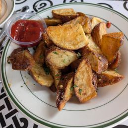 Side order of the potatoes, was huge and yummy Side order of the potatoes, was huge and yummy