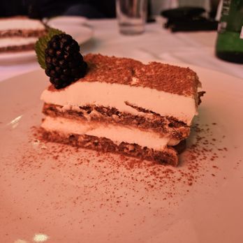 Il Moro Restaurant - tiramisu - Italian Near Me - Los Angeles, California