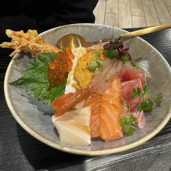 Sushi Kashiwa - Chirashi Bowl - Sushi Bars Near Me - Pacifica, California
