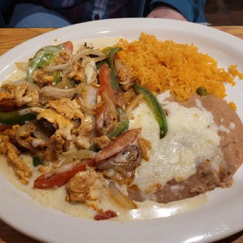 Dos Molinos Mexican Grill - Chicken dish - Mexican Near Me - Kokomo, Indiana Dos Molinos Mexican Grill - Chicken dish - Mexican Near Me - Kokomo, Indiana