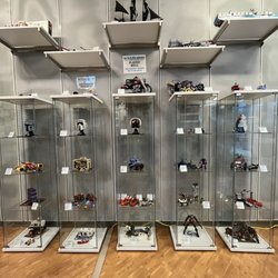 Brickdiculous Shop & Gallery - Such a fun shop