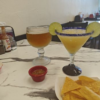 Taqueria La Esmeralda - Margarita,beer, salsa - Mexican Near Me - Jackson, California