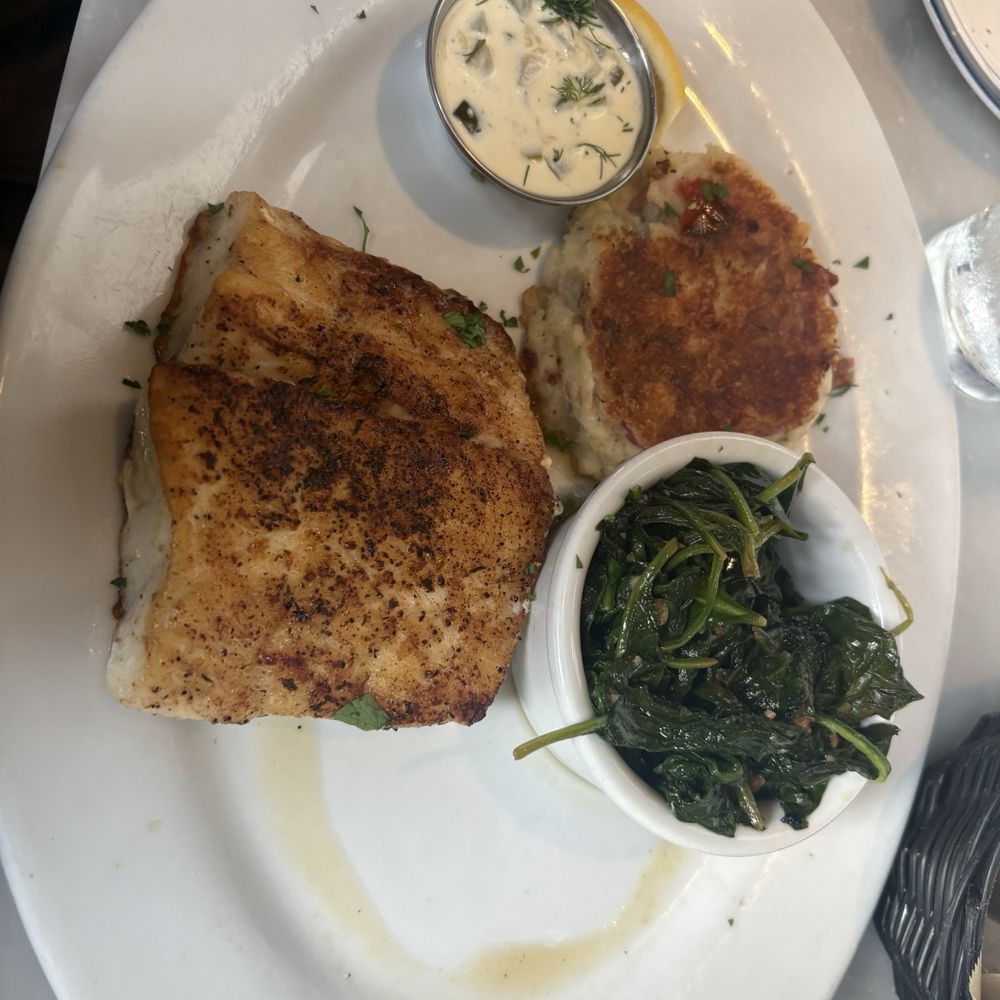 Sea bass with spinach and potato cake Sea bass with spinach and potato cake