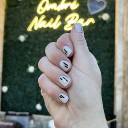 Thanks Laura! Love my nails :)