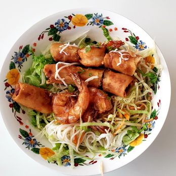 Lotus Leaf - Prawns and egg roll vermicelli - Vietnamese Near Me - San Leandro, California