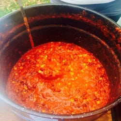 San Dieguito Half Marathon - Giant pots of chili (veg, turkey, beef, paleo) after the race