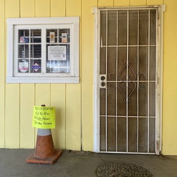 Delano Veterinary Hospital - Front entrance - Veterinarians Near Me - Delano, California