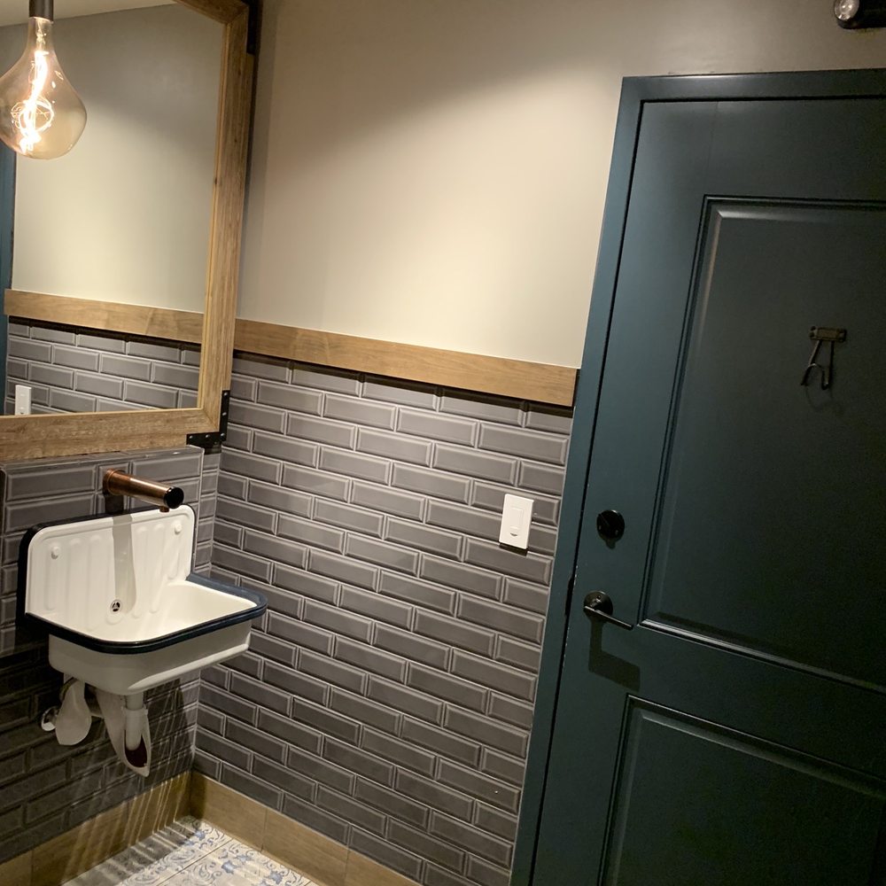 The Grocer's Table - Classy restroom - Cafes Near Me - Wayzata, Minnesota