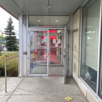 CIBC - Main entrance - Banks & Credit Unions Near Me - Richmond Hill, Ontario