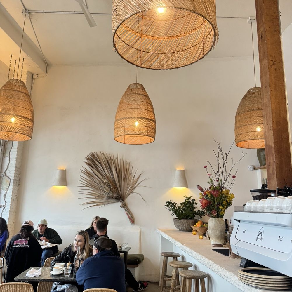 Great White - Cafes Near Me - Los Angeles, California