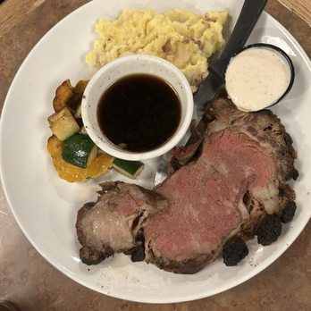 Finn's Fish House - Prime rib - Seafood Near Me - Seaside, Oregon