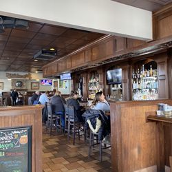 Muldoon's of Carmel - Bar area