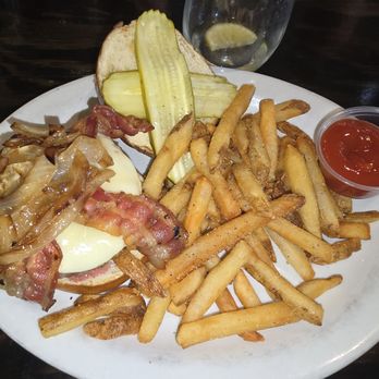 Killingtons Restaurant & Pub - Burger with cheese and bacon and fries - American Near Me - Huntersville, North Carolina Killingtons Restaurant & Pub - Burger with cheese and bacon and fries - American Near Me - Huntersville, North Carolina