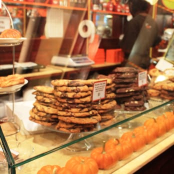 Jacques Torres Chocolate - Chocolatiers & Shops Near Me - Brooklyn, New York
