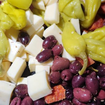 Publix - Italian Meat & Cheese Platter w/ Assorted Olives - Grocery Near Me - Tallahassee, Florida