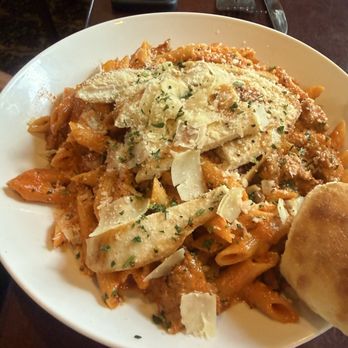 Emma Jayne’s Restaurant - Penne à la vodka with chicken - American Near Me - Clifton Park, New York