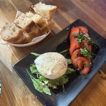 Wine o'clock Shop - Shareable plates - Wine Bars Near Me - Prague, Puerto Rico Wine o'clock Shop - Shareable plates - Wine Bars Near Me - Prague, Puerto Rico