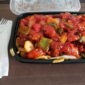Chung’s Caribbean Hut - Shrimp noodles with sweet & sour chicken - Caribbean Near Me - Brampton, Ontario