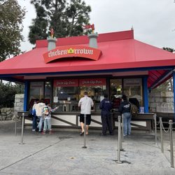 Chicken & Crown - Outside. Kiosk-only ordering. Napkins and sauces on the right side.