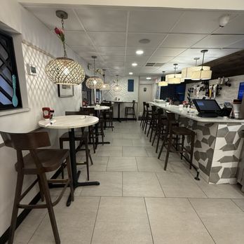 Angelinas Diner - Bar area - Diners Near Me - Ormond Beach, Florida