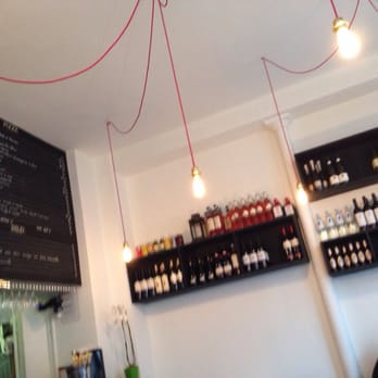 Oggi - L interieur ...lieu petit et convivial - Pizza Near Me - Paris, 75