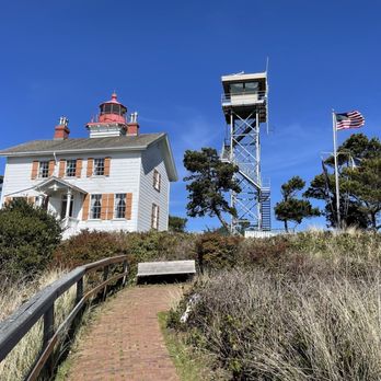 Yaquina Bay Lighthouse - Walkway to Yaquina Bay Lighthouse on a beautiful day! - Landmarks & Historical Buildings Near Me - Newport, Oregon