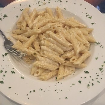 Luna Restaurant - Alfredo penne..... but they forgot the chicken - Italian Near Me - Concord, California