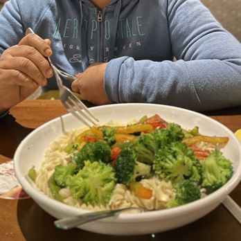 Olive Garden Italian Restaurant - Italian Near Me - Framingham, Massachusetts