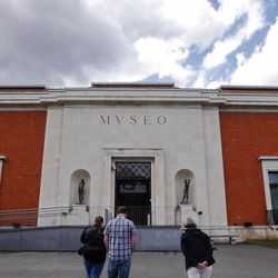 Museo Bellas Artes de Bilbao - A sturdy little (by comparison) building, just a few blocks from the Guggenheim