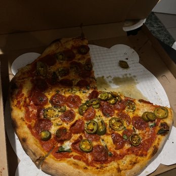 Bob's Pizza - Pizza Near Me - Chicago, Illinois